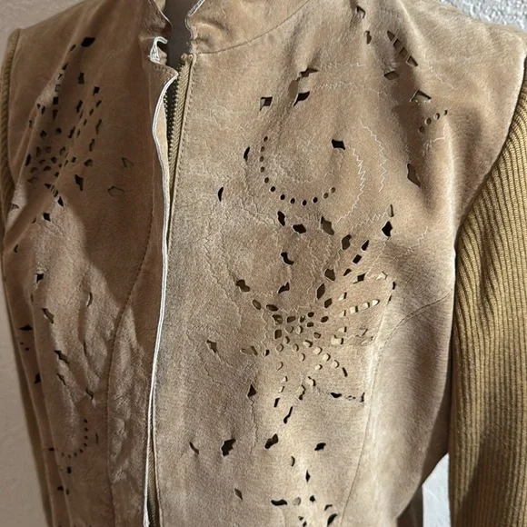 Coldwqter creek women’s leather brown jacket size medium with polyester sleeves - Picture 2 of 6